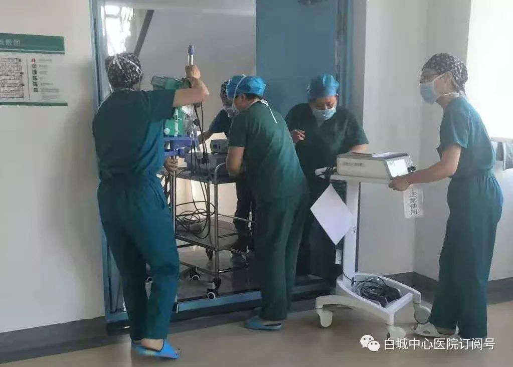 3、手術患者轉運過程中注意事項:術中手術器械傳遞時應注意什麼