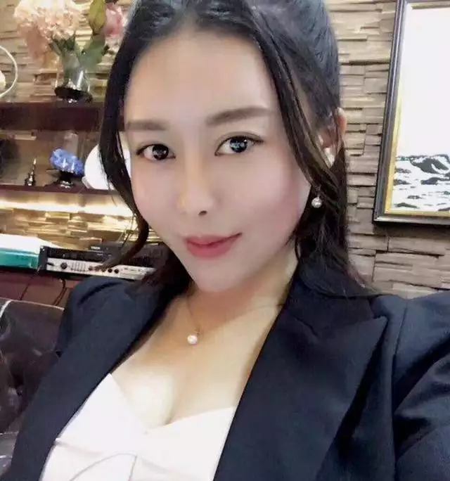 2、老公出軌一年多，我才知道，現在不離婚，也不和小三斷，我一問，他說原來咋過就咋過，還說裂痕無法修補，