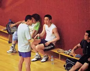 1、《老炮兒》中的馮小剛飾演的六爺，在京城老一代頑主中算什麼級別？