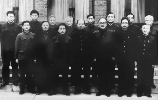 2、83年的女性(大海水)和87年的男性(爐中火)相配嗎