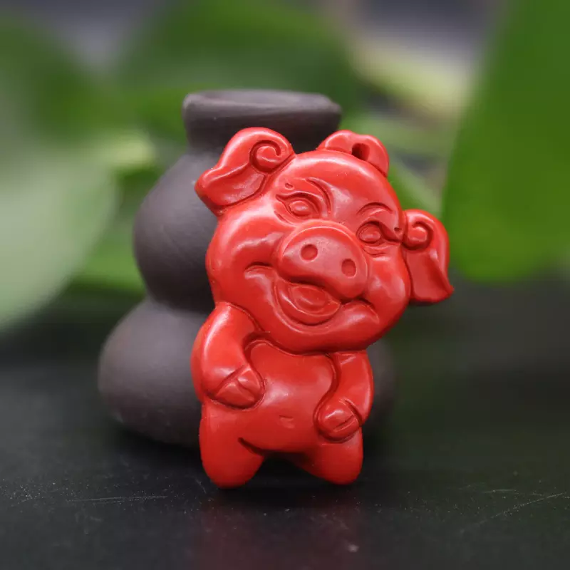 屬豬的戴什麼樣硃砂屬相好：屬豬的人戴什麼生肖好