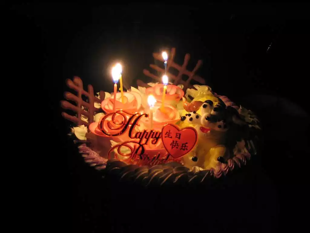 很有內涵的生日祝福語：生日祝福語有個性點的呀，能把女孩子逗樂的？坐等