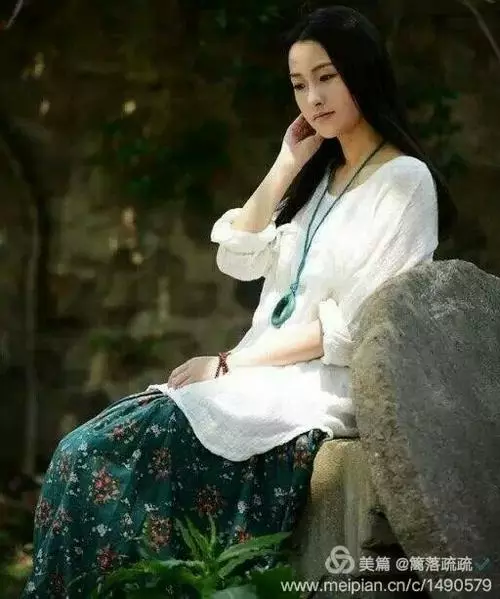 只嘆浮雲風雨日，百倍錢財入門庭，二八開出四謹記，三五有緣六無意。猜一生肖
