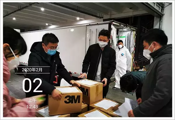 7、親，地址馬來西亞，在買的東西寄送到海運東馬倉，有十幾天了，倉庫打不通，我該怎麼辦