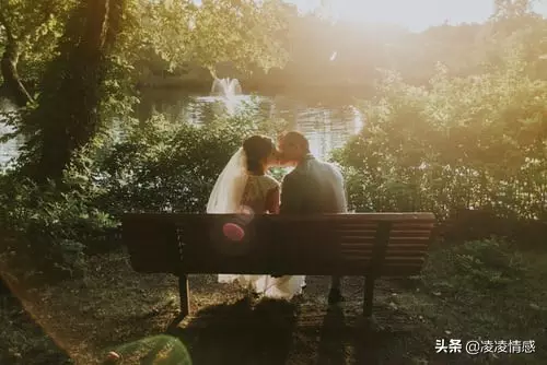 5、怎麼給前妻道歉挽回:我提出離婚，現在想挽回，我應該怎樣對前妻說才能求得她的原諒？