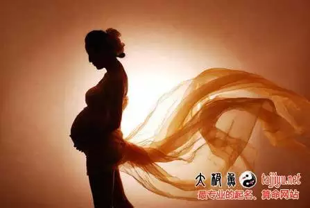 1、少性婚配中的自我感受:女生喜歡一個沒自己的人，是什麼感受？