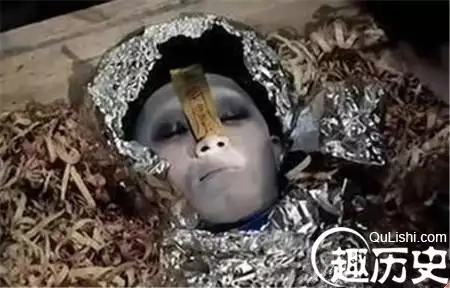 什麼屬相不見棺材不流淚：不見棺材不落淚。猜一生肖？