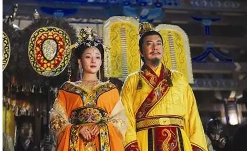 2、父姓史母姓范適合婚配么:正月初七出生女孩,姓范，母親姓張，應取什麼名