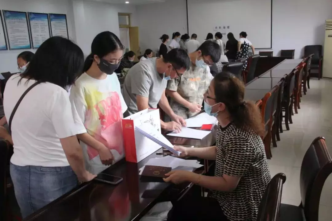 6、公費師範生婚配跨省就業:免費師範生跨省就業容易嗎？