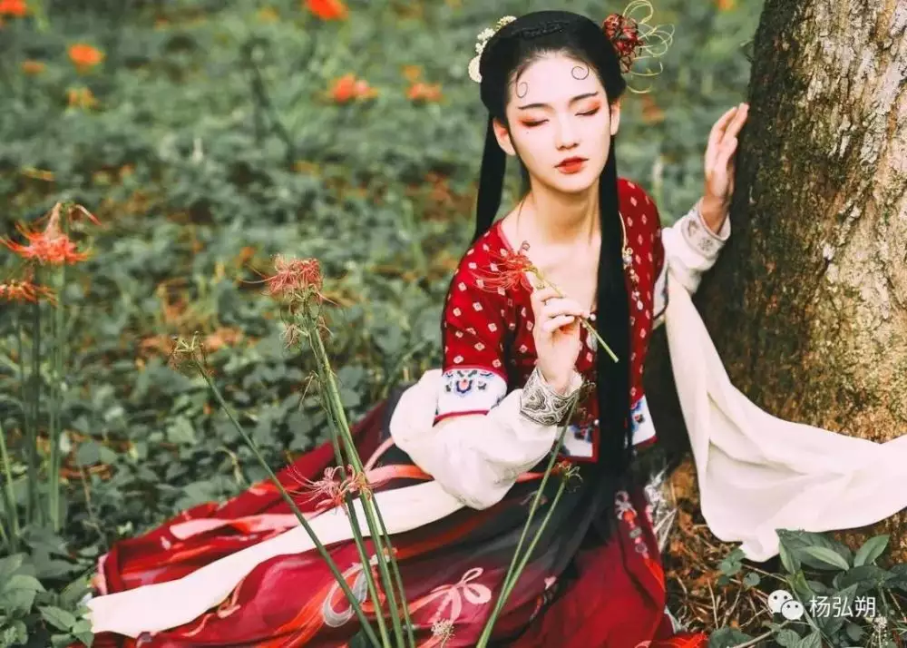 1、女三月的羊大龍正月的龍婚配好嗎:三月出生的龍男跟三月出生的羊女娶親會怎麼樣