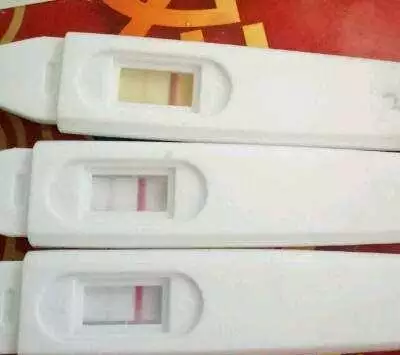 驗孕棒一直是一深一淺是怎麼回事：今天第5天停經，用驗孕棒試的一深一淺是怎麼回事