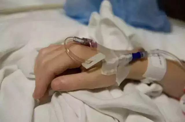 1、為什麼生孩子不能讓很多人知道:為什麼有的女人不能生孩子。。。求幫助