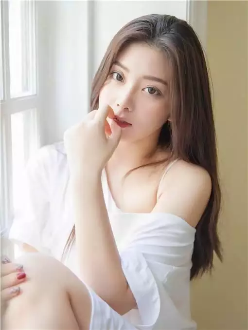 6、老公總是盯着別的女人看:老公老是在街上盯着別的女人看，從上看到下，是不是不愛我了？