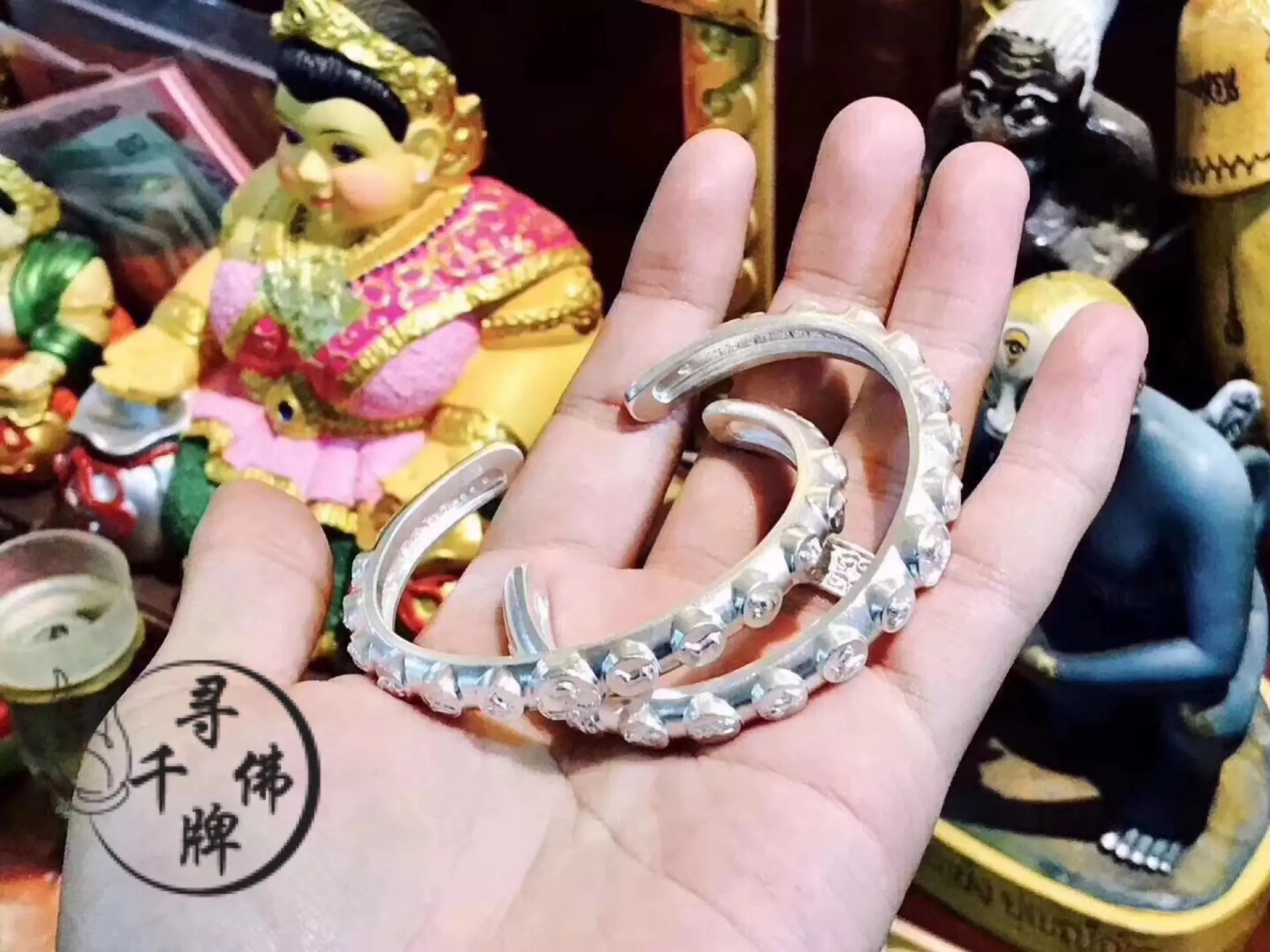 1、龍婆瑞手鏈真的厲害嗎:龍婆瑞圓寂了 為什麼還有那麼多手鏈可以買？