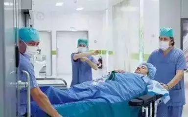 1、危重患者轉運的禁忌症包括:(醫學課件)重症患者的轉運