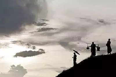 1、想問家真的會看嗎，看了還會知道這個人的過去，而且能看出這個人的未來？