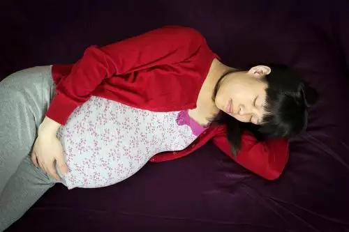 剖腹產生了頭一胎兩年之後去醫院做過如果再次懷孕生產醫生是否會告知家屬之前的史