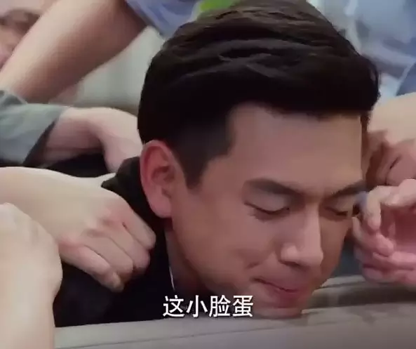 4、急求素材，就像網上那種個性婚禮的搞笑片斷，有配音的那種，我下個月娶親。