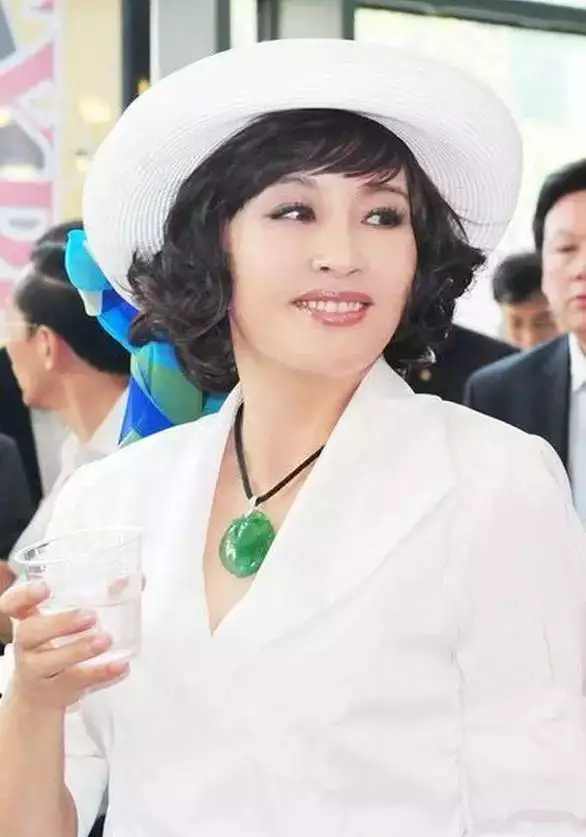 1、三種女人不適合戴翡翠:哪幾種體質的人不適合戴玉飾