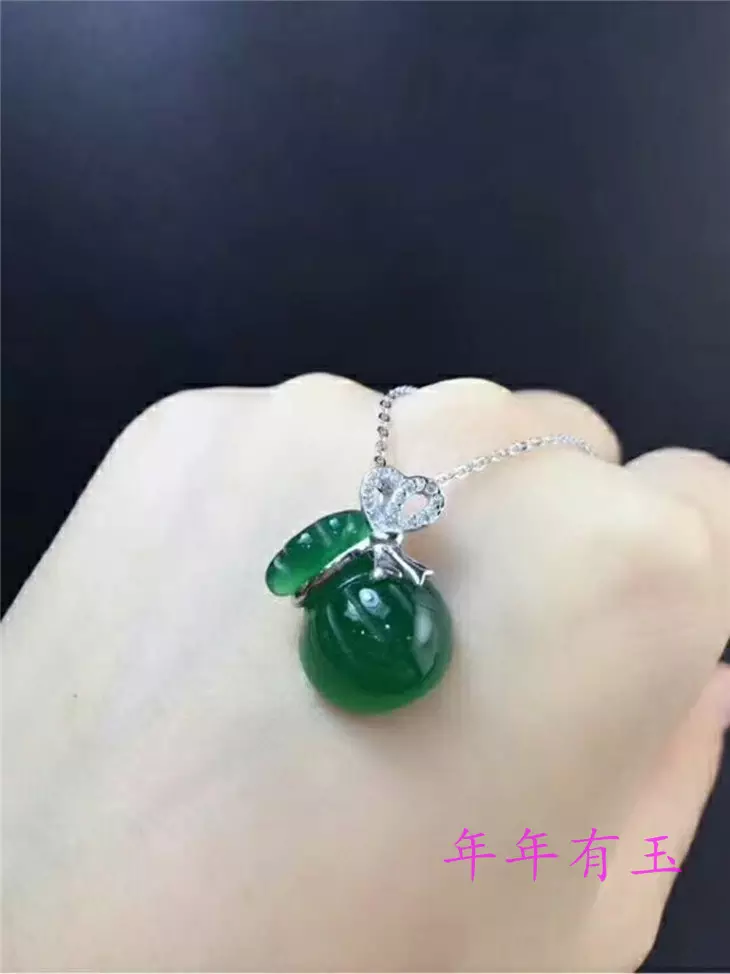 銀福袋吊墜什麼歲數和屬相適合戴：十二生肖適合佩帶什麼飾物