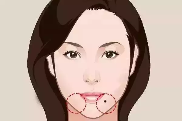 1、遇到主動給你算命的人:在別人家遇一女人，她主動給我算命，說我老婆懷不上，