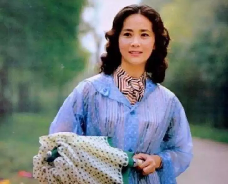 年出生的男士婚姻如何：男年十月初七三點多出生杳婚姻？