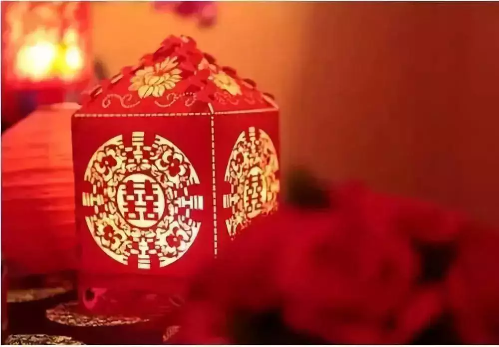 4、女方屬蛇適合幾月結婚:女方屬蛇農曆幾月幾日結婚好