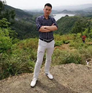 4、37歲的男人應該怎麼樣:三十七歲的男人現在一般是一個什麼樣的狀態
