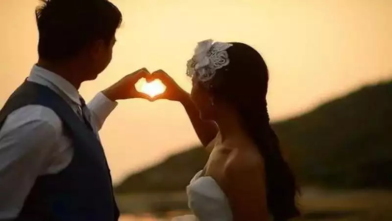 2、男猴女雞姻緣:女的雞男猴兩人的婚姻狀況如何