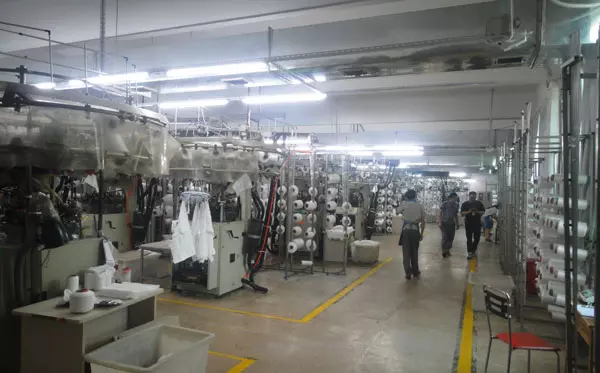 2、義烏找長期合作加工廠:本人在義烏辦箱包加工廠，尋求有訂單的朋友與其長期合作。