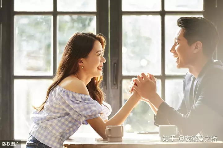 8、已婚男人對小姑娘的想法:求問，已婚男對於喜歡自己的小姑娘到底該是什麼態度