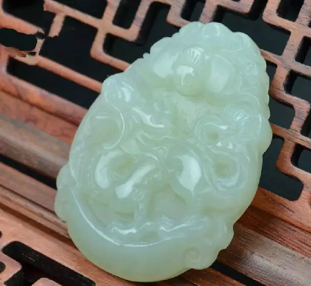 佩戴玉品能戴自己的屬相嗎：能不能戴與自己相同屬相的玉佩