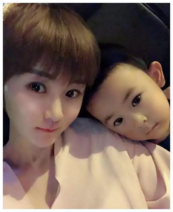 1、男的25歲，女的29歲；兩小我私人在一起可能有好的效果嗎？不知道人人讚許在一起還在支持脫離。