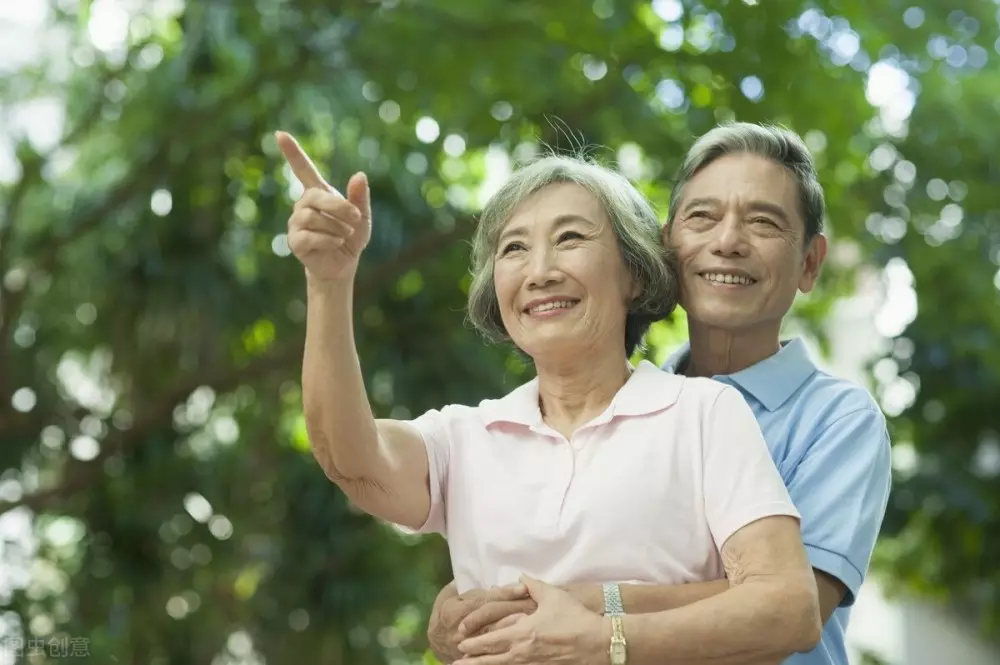 6、50歲男人真愛的表現:50歲男人愛一個女人的表現