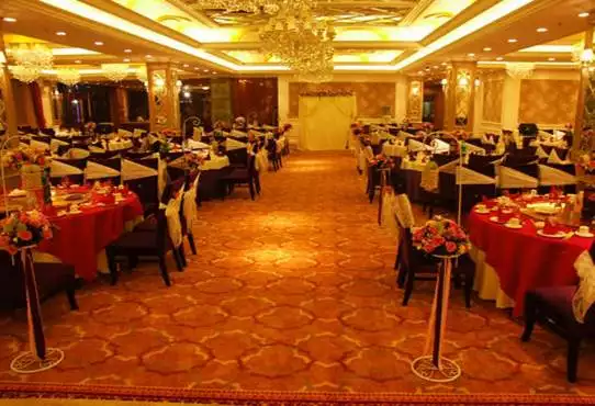 1、婚慶什麼時候訂合適:婚慶一般提前多久訂比較好