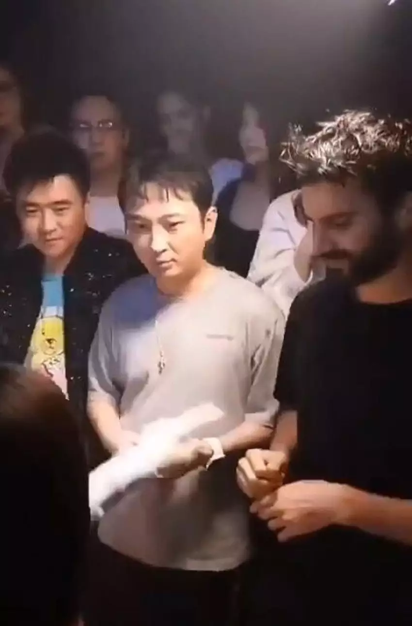 1、王思聰回應來了，被孫一寧先發制人後成功反殺，怒發朋友圈，他都說了什麼？