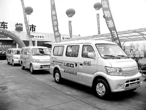 1、娶親配送車還用送電器嗎:女方該不應給錢再陪送家電？