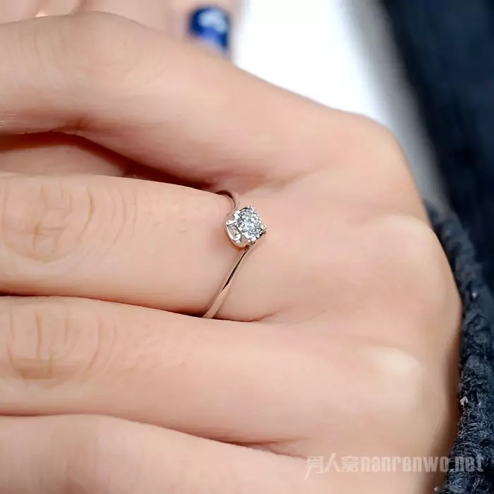 送婚外情人什麼禮物好：送婚外情情人什麼禮物好