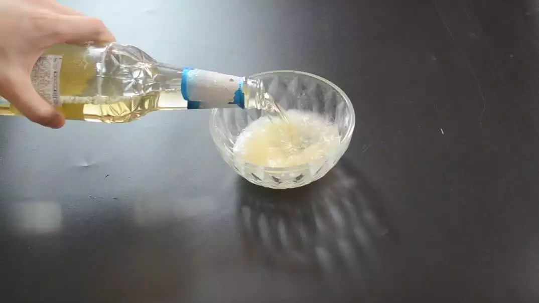 孕婦用一根筷子測男女什麼原理：用筷子測男女橫擺是男孩女孩?