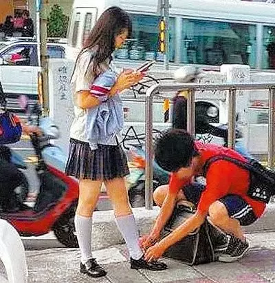4、女朋友比自己大四歲下場:你們能接受比自己大四歲的女朋友嗎？