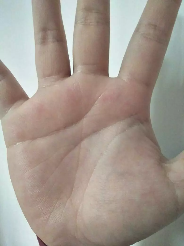 1、手相的感情線和婚姻線怎麼看:感情線和婚姻線