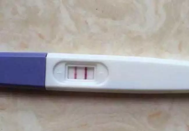 什麼情況下驗孕棒一深一淺假孕：驗孕棒一深一淺具體什麼情況呢？