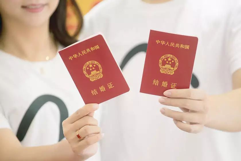 5、免費算有沒有二婚:誰會算命啊！求助一下！給算下婚姻！是否會有二婚！