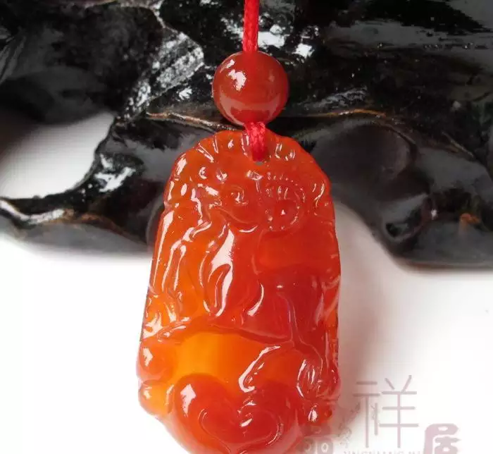 什麼屬相適合佩戴瑪瑙：十二生肖分別適合佩帶什麼飾物？