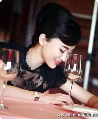 1、ab型血女人婚配:AB型血女人的性格好嗎