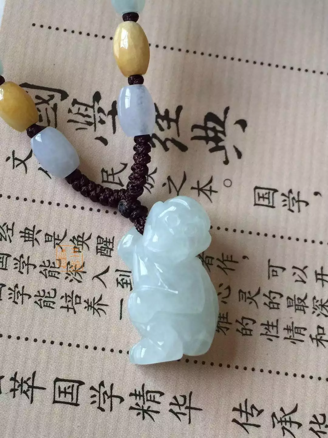 2、女人戴什麼辟:戴玉能辟、能，身為男人，要戴什麼玉好？