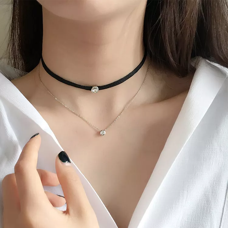 1、女人脖子應該帶什麼:女人脖子帶什麼好看