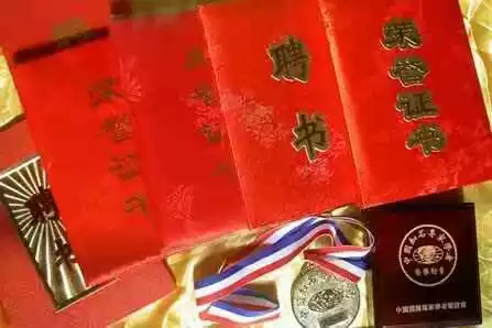 4、姻緣表很准:拾光情感：你們星座不合，但是生辰八字很合啊！
