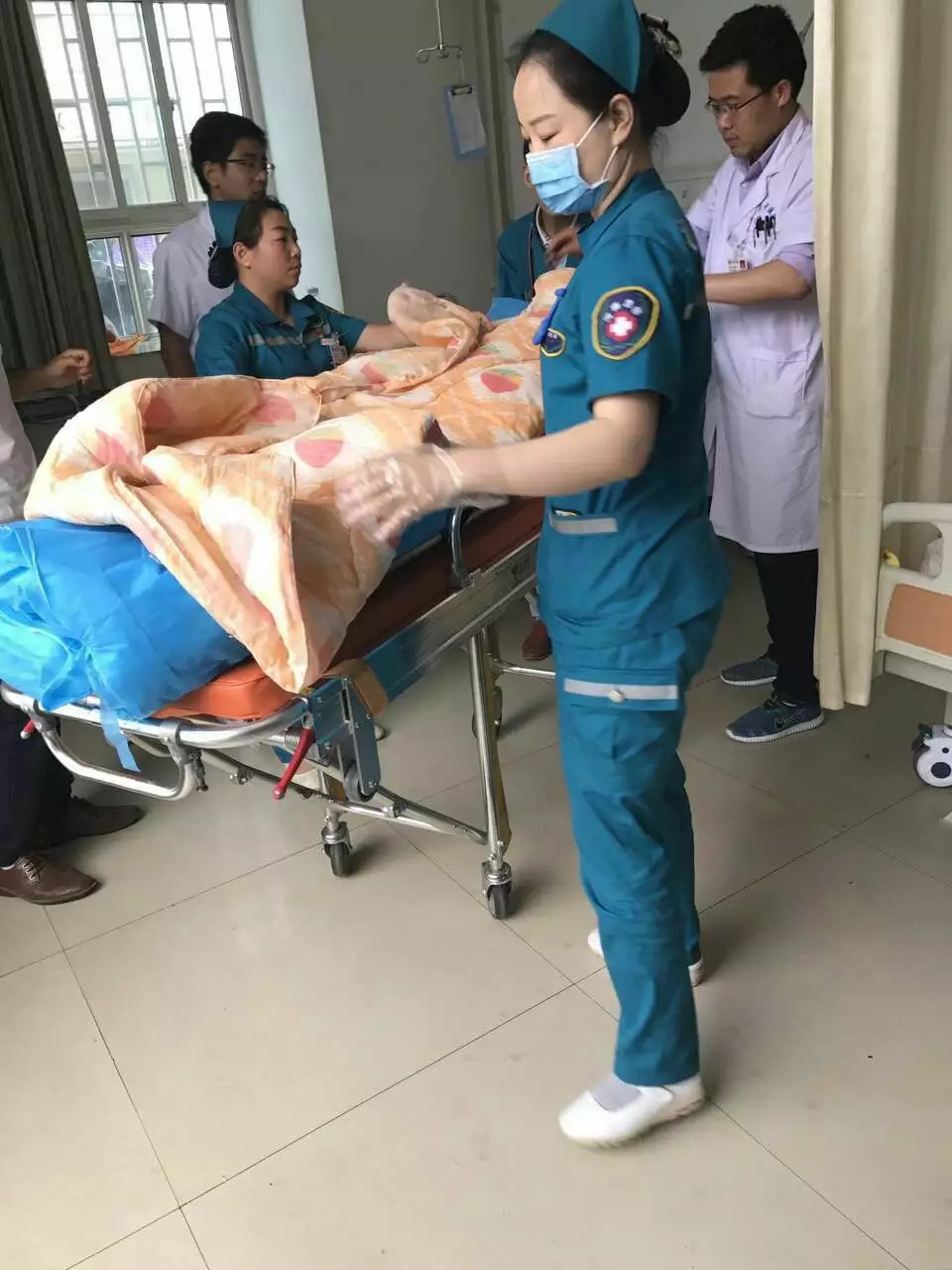 2、危重病人轉院流程及注意事項:患者入院出院轉科轉院管理制度培訓試題