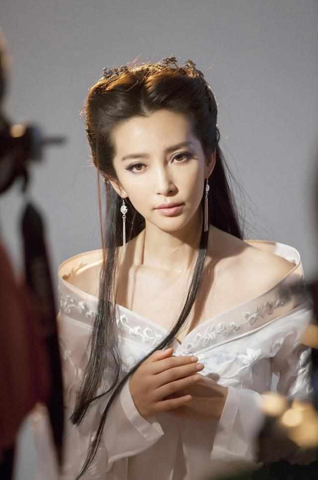 男大龍女小龍屬相合嗎：男的屬大龍，女的屬小龍娶親合不合